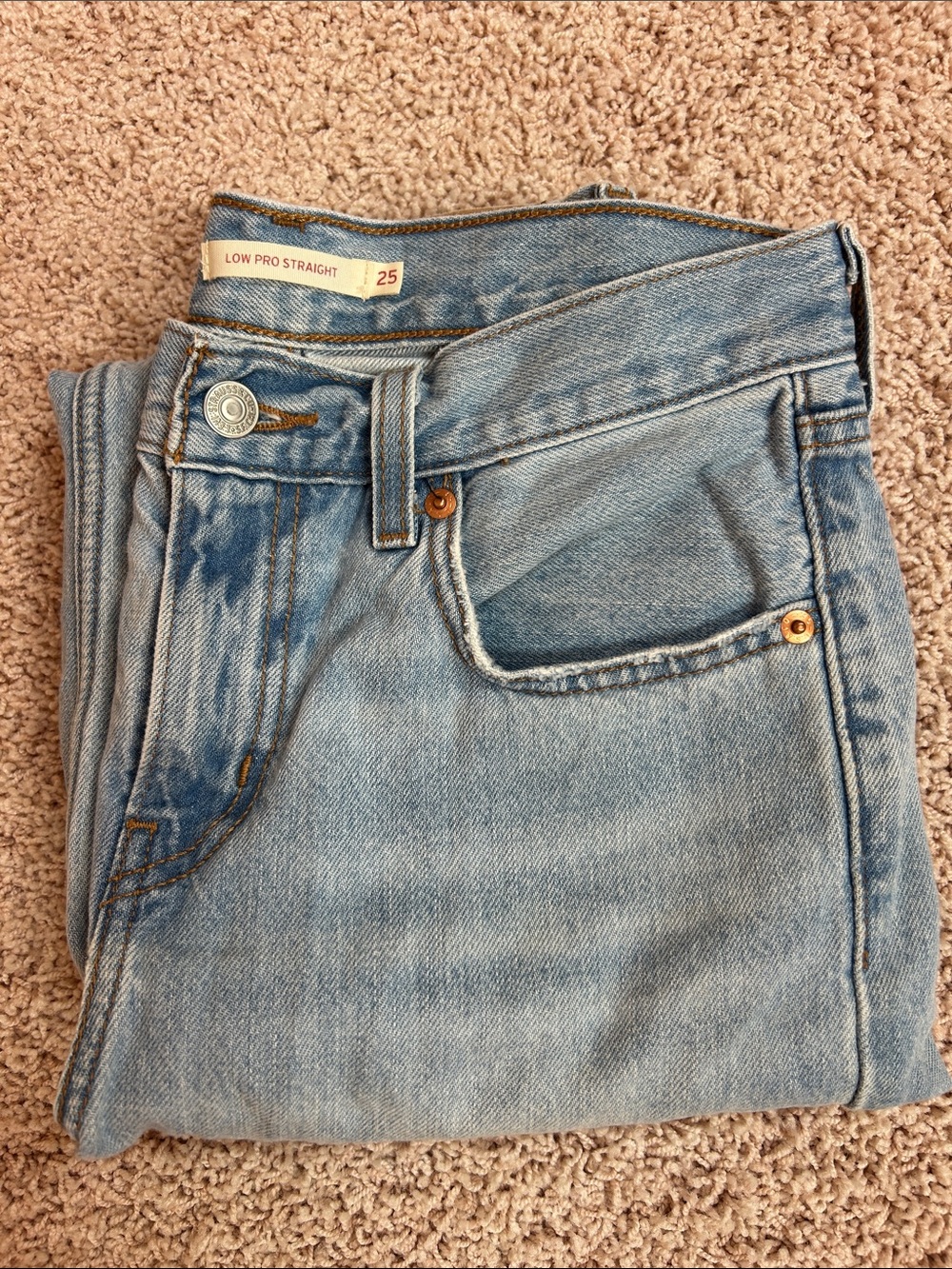 Women's Low Pro Straight Lightweight Jeans in Light Blue Wash - Picture 6 of 6